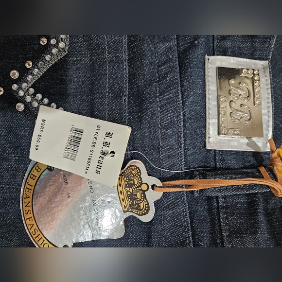 New With Tags Womens jeans. Size 14 So cute!! Lots Of Bling! - Picture 4 of 6